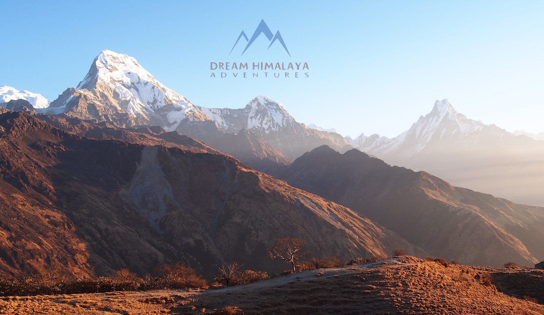 View of peaks mardi Himal trekking 